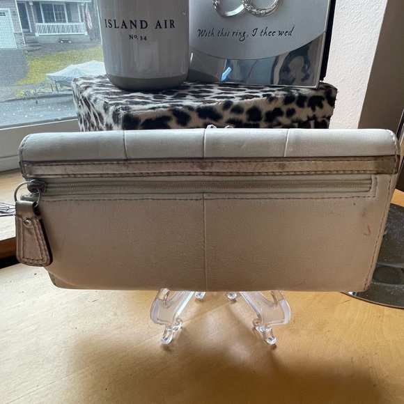 Coach Buckle Snap Wallet in cream and metallic gold. - Picture 5 of 16